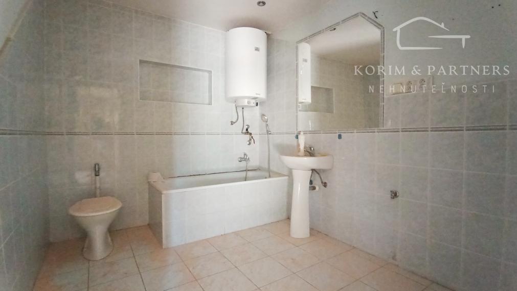 Rodinný dom v tichej uličke, Komárno