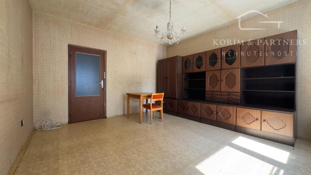 Veľký 1 izbový  byt (46 m2), Vn. Okružná, Komárno