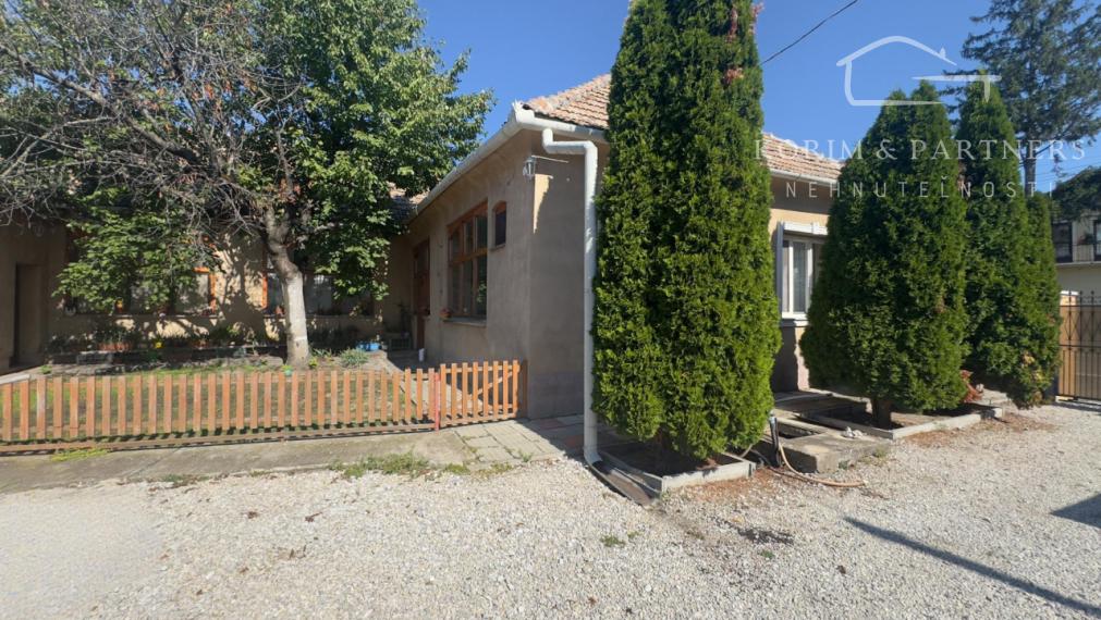 Jedinečný dom na extra veľkom pozemku Kolárovo