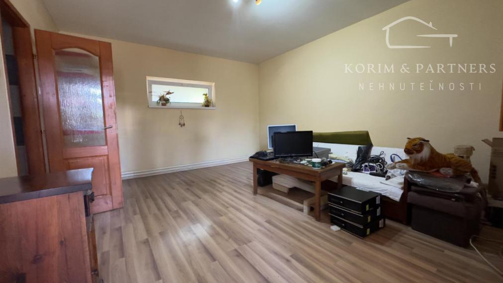 Jedinečný dom na extra veľkom pozemku Kolárovo