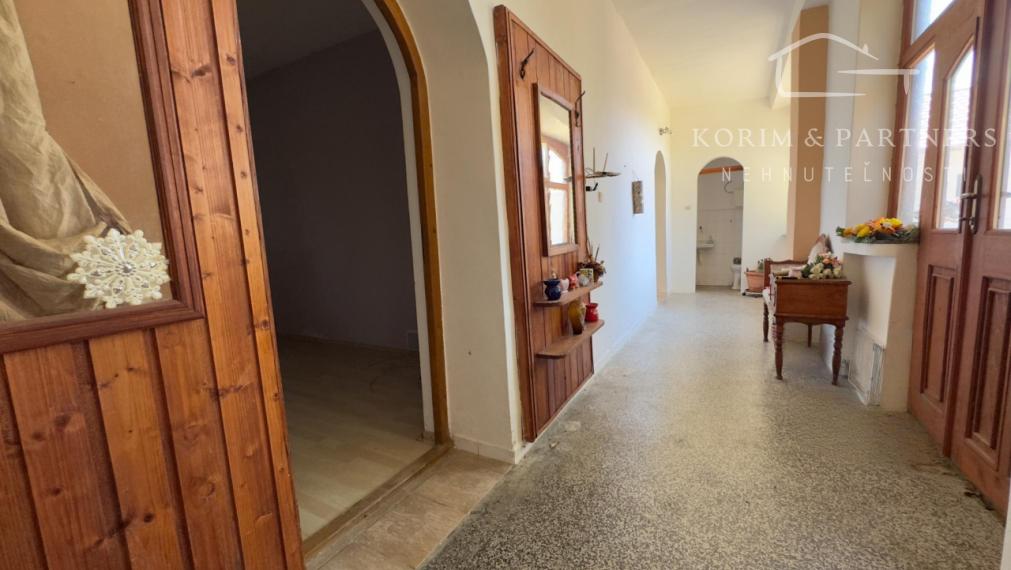 Jedinečný dom na extra veľkom pozemku Kolárovo