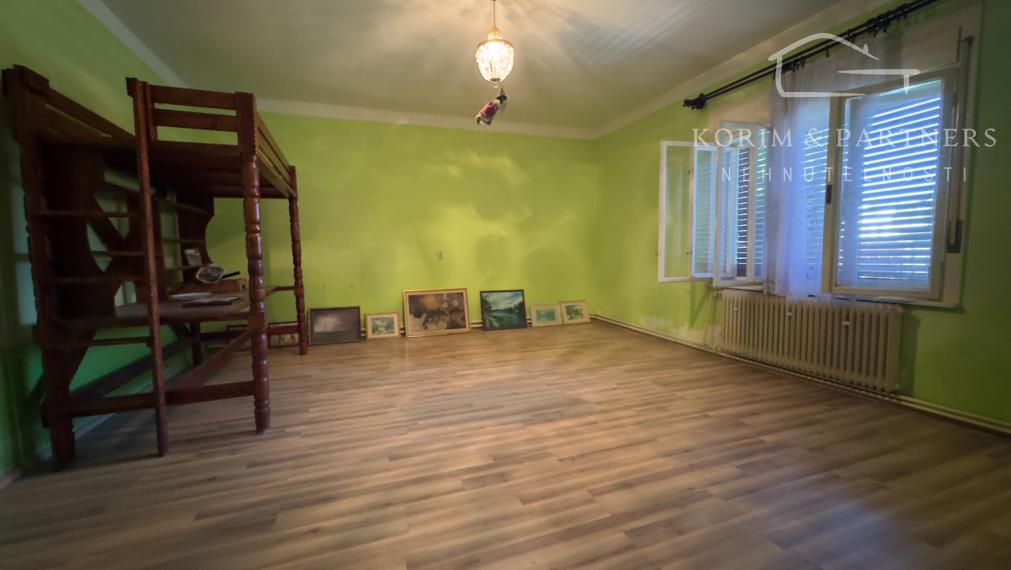 Jedinečný dom na extra veľkom pozemku Kolárovo