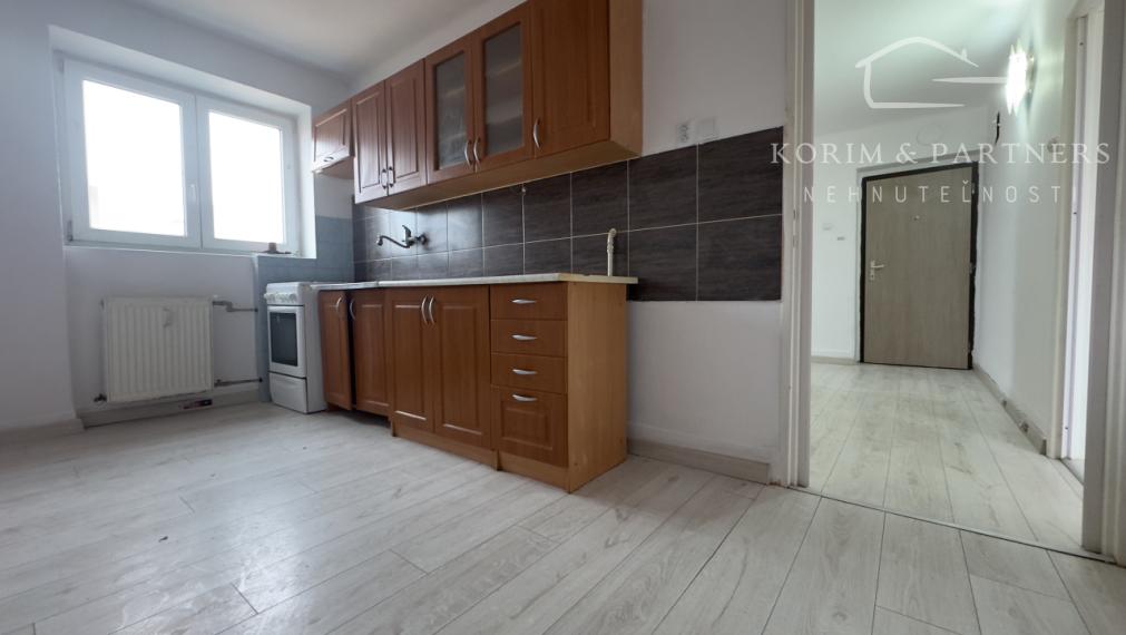 Tehlový 2 izbový byt na Zváračskej v Komárne