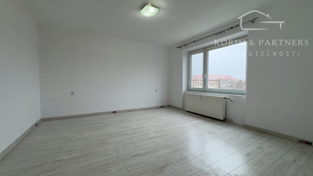 Tehlový 2 izbový byt na Zváračskej v Komárne