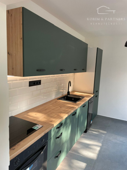 Elegantný, novučičký 3 izbový byt v tichej ulici v Komárne