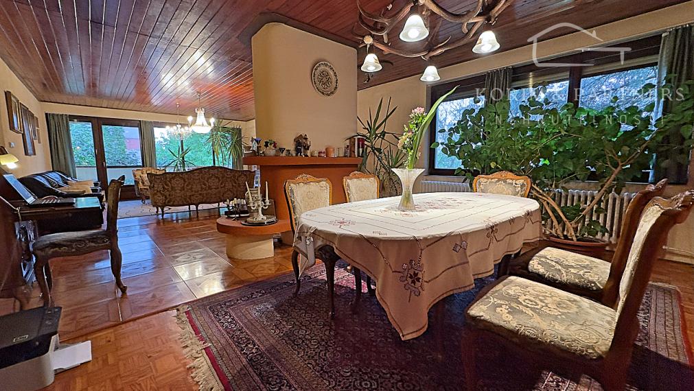 Atypický, priestranný rodinný dom v tichej časti Komárna