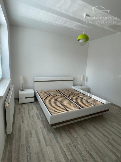 Moderný 2 izbový byt na prenájom, Nové Zámky