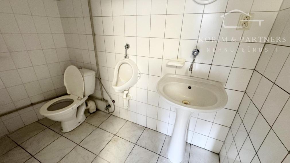 Na prenájom - administratívne priestory Nova Stráž