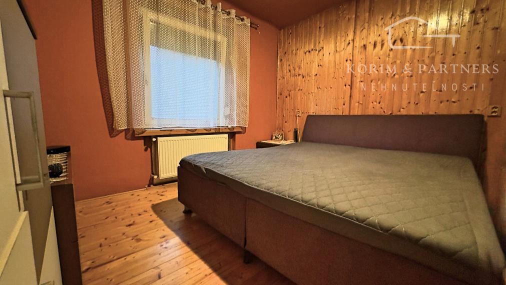 2 izbový  tehlový byt s vlastným kúrením, E. B. Lukáča, Komárno