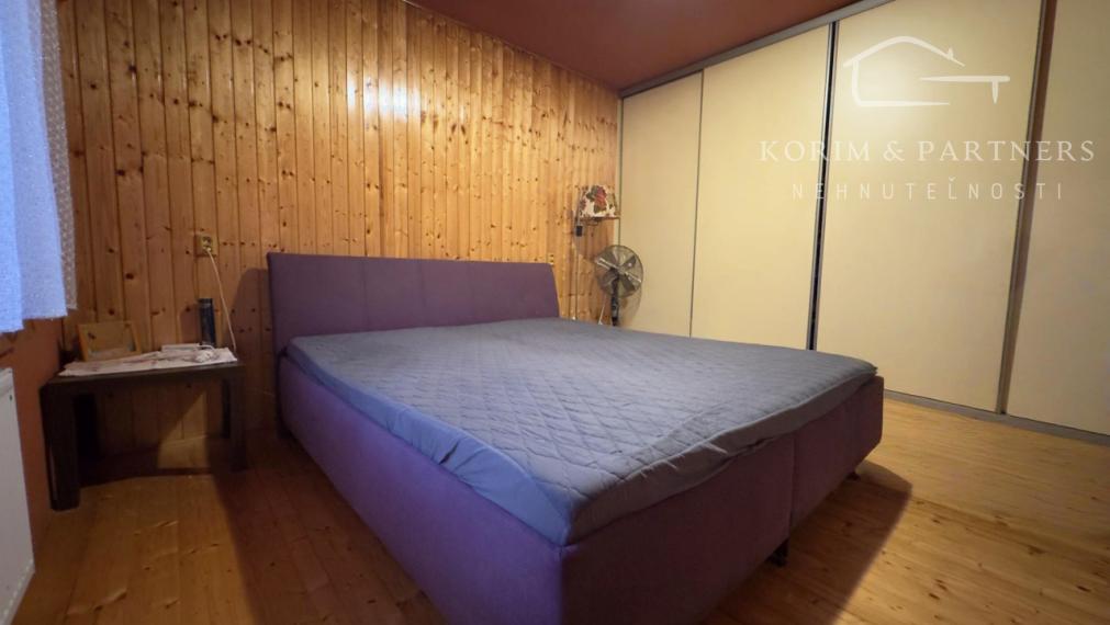 2 izbový  tehlový byt s vlastným kúrením, E. B. Lukáča, Komárno