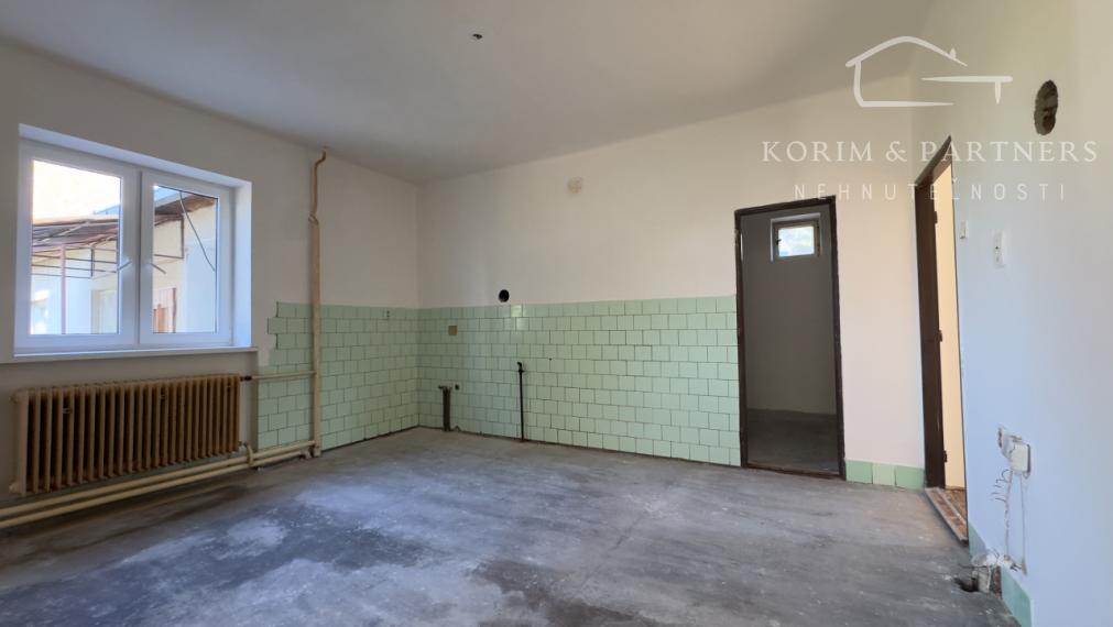 Perspektívny rodinný dom v centre obce Vrakúň