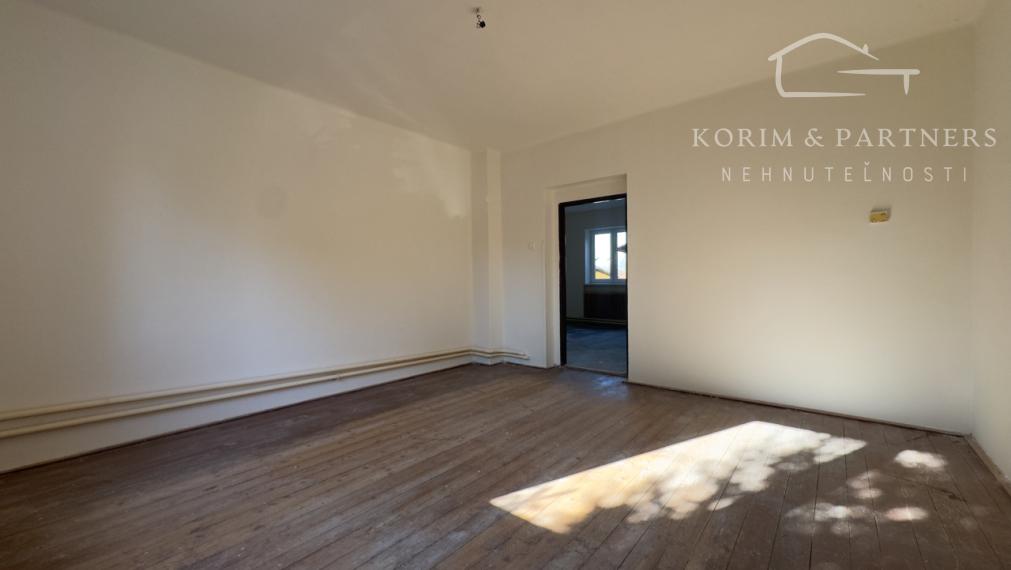 Perspektívny rodinný dom v centre obce Vrakúň