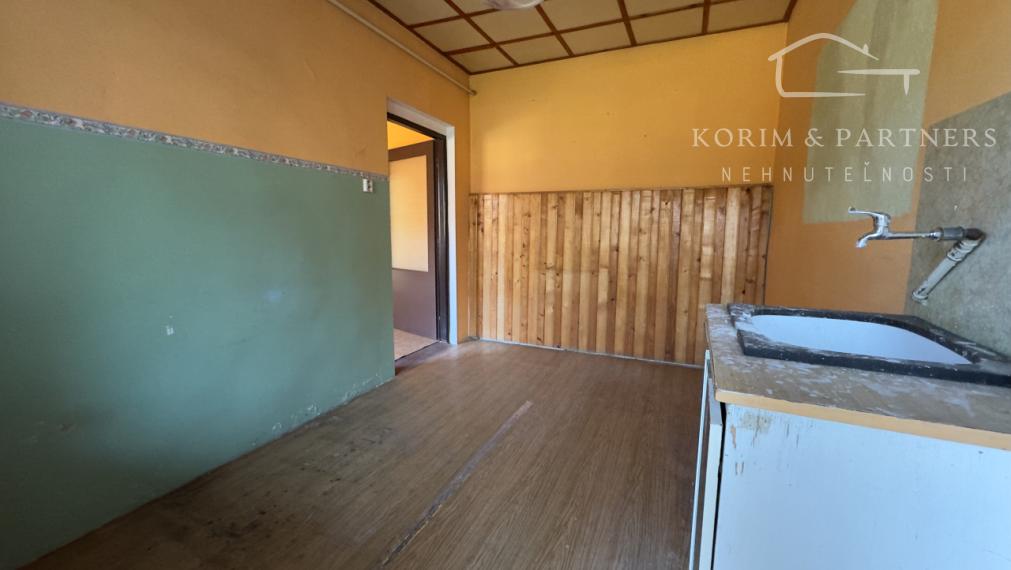 Perspektívny rodinný dom v centre obce Vrakúň