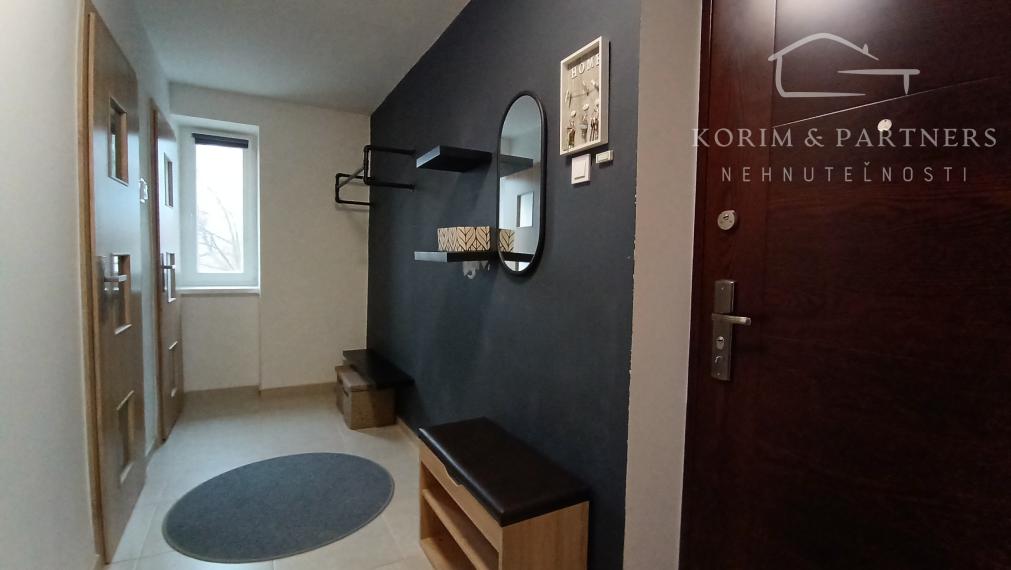 Kompletne prerobený dvojizbový byt na predaj, Komárno