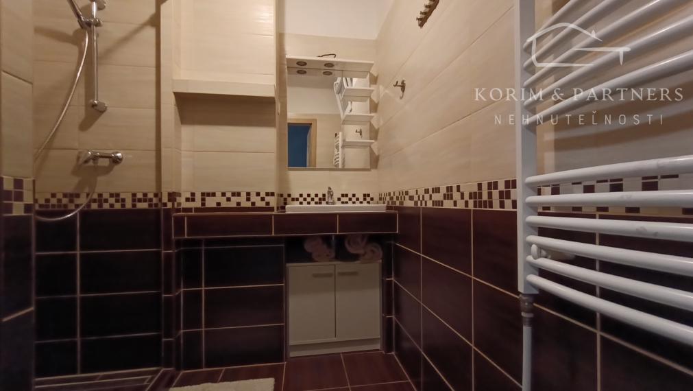 Kompletne prerobený dvojizbový byt na predaj, Komárno