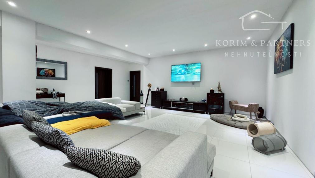 Prestížny rodinný dom na Veľkom Harčáši – symfónia priestoru, súkromia a elegancie