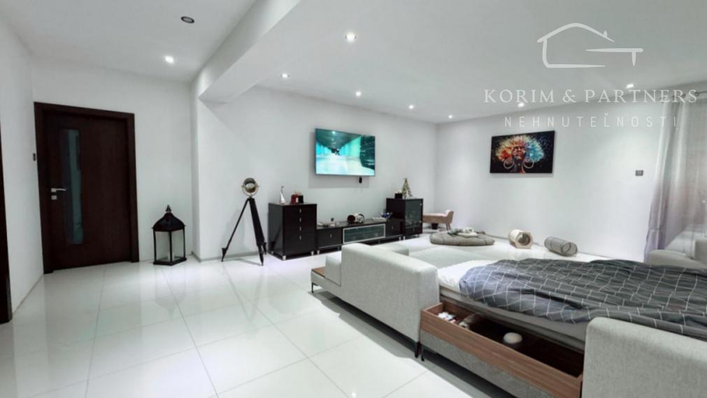 Prestížny rodinný dom na Veľkom Harčáši – symfónia priestoru, súkromia a elegancie