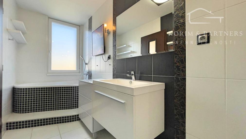 Prerobený 3 izbový byt v dobrej lokalite