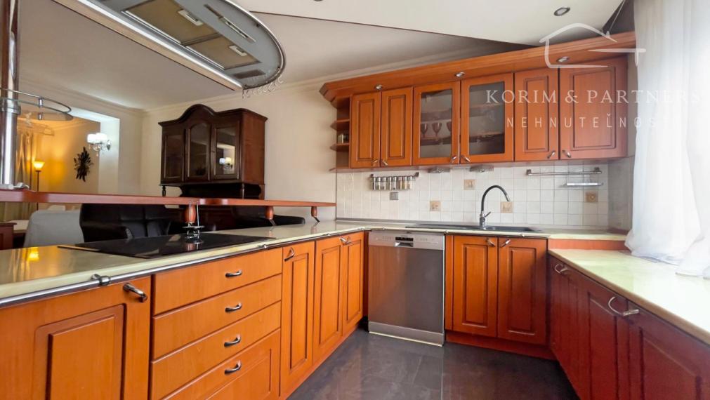 Priestranný rodinný dom s vlastným charakterom, Komárno