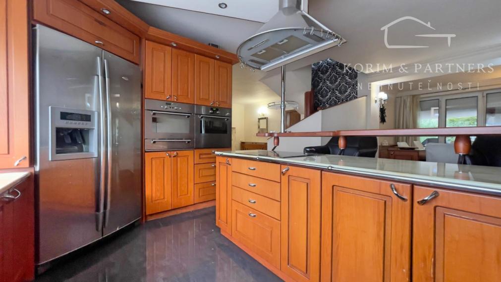 Priestranný rodinný dom s vlastným charakterom, Komárno