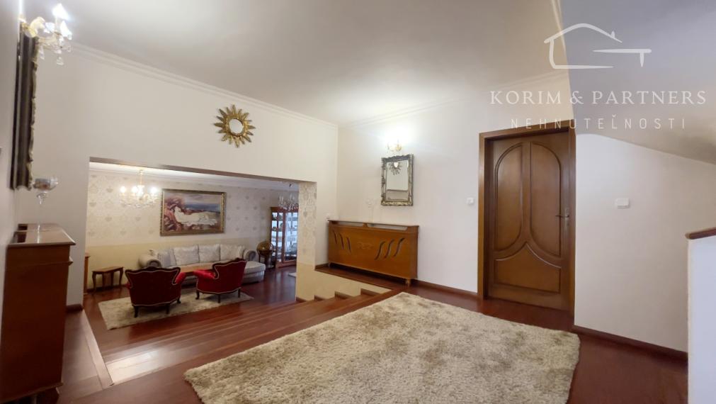 Priestranný rodinný dom s vlastným charakterom, Komárno