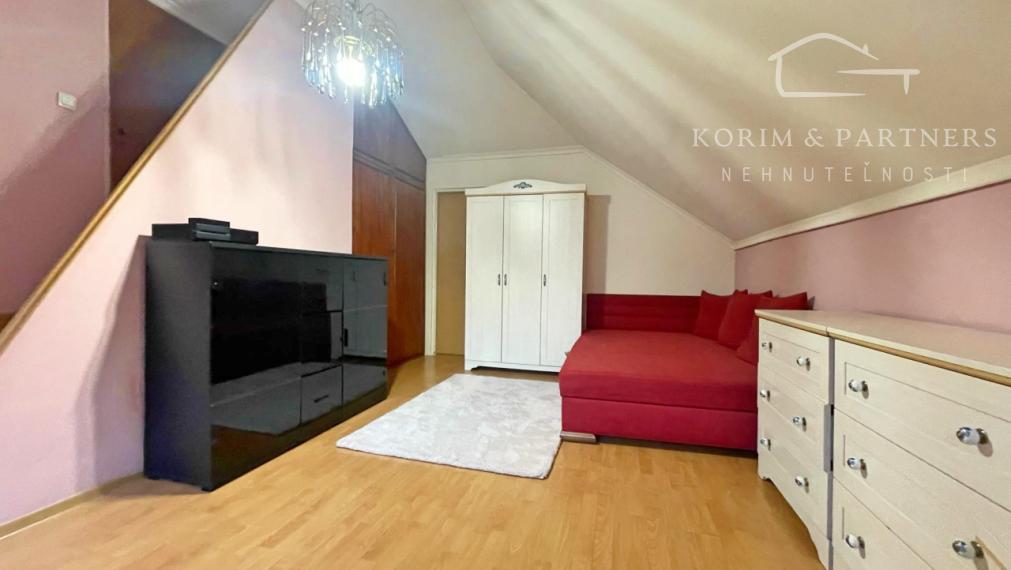 Priestranný rodinný dom s vlastným charakterom, Komárno