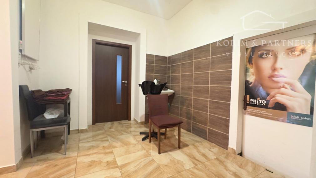 Rodinný dom na podnikanie alebo investičné bývanie –  Bát. Kosihy