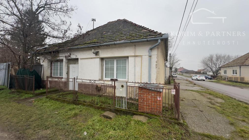 Rodinný dom na podnikanie alebo investičné bývanie –  Bát. Kosihy