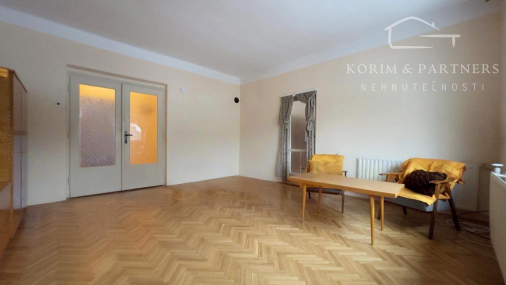 Rodinný dom s priestranným pozemkom, Iža