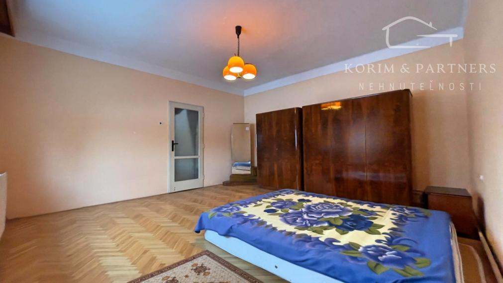 Rodinný dom s priestranným pozemkom, Iža