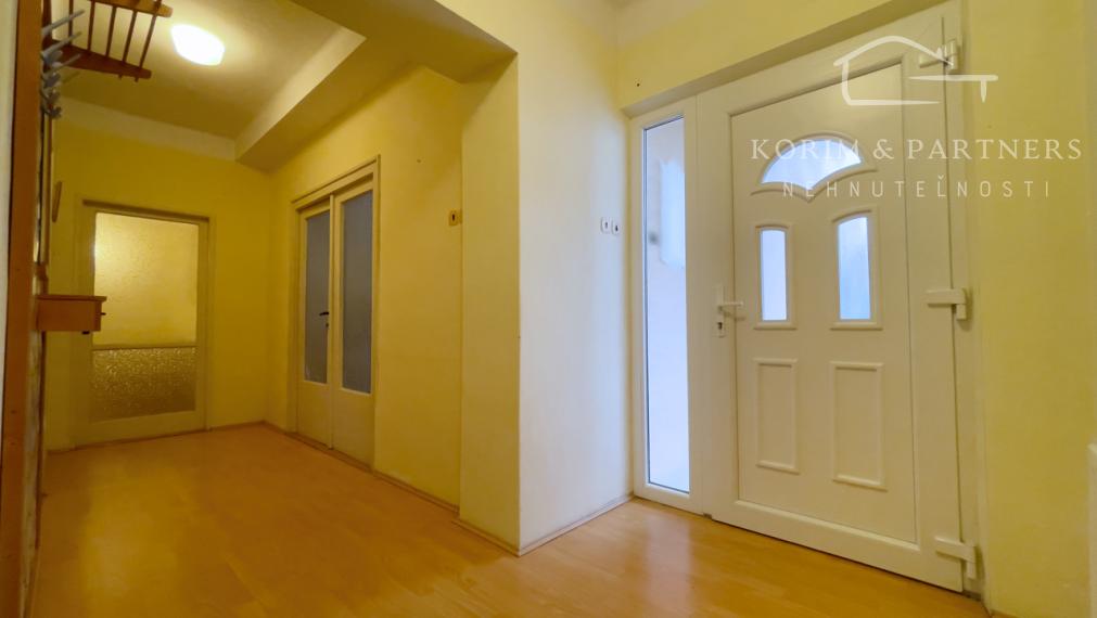 Rodinný dom s priestranným pozemkom, Iža