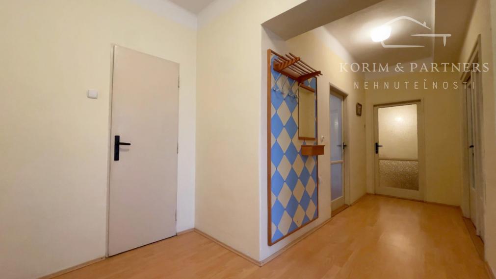 Rodinný dom s priestranným pozemkom, Iža