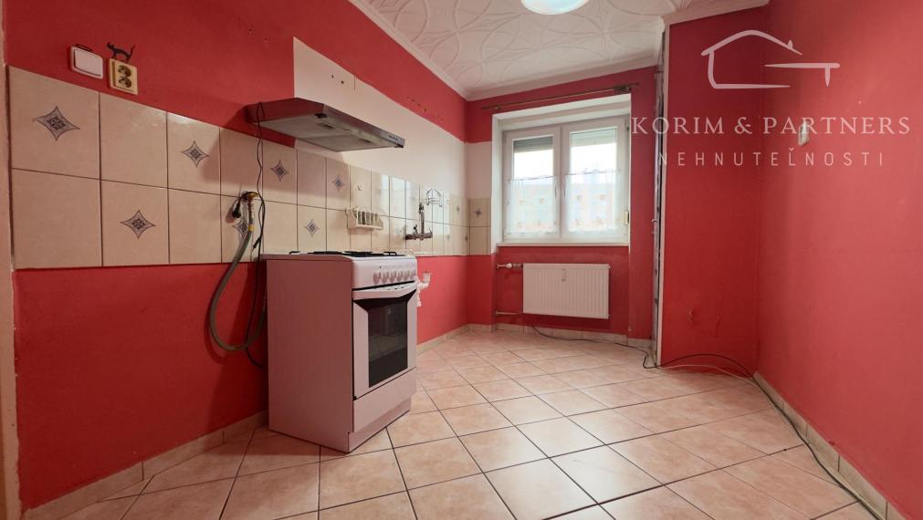 Svetlý 2-izbový tehlový byt – priestor pre bývanie alebo istý príjem z prenájmu