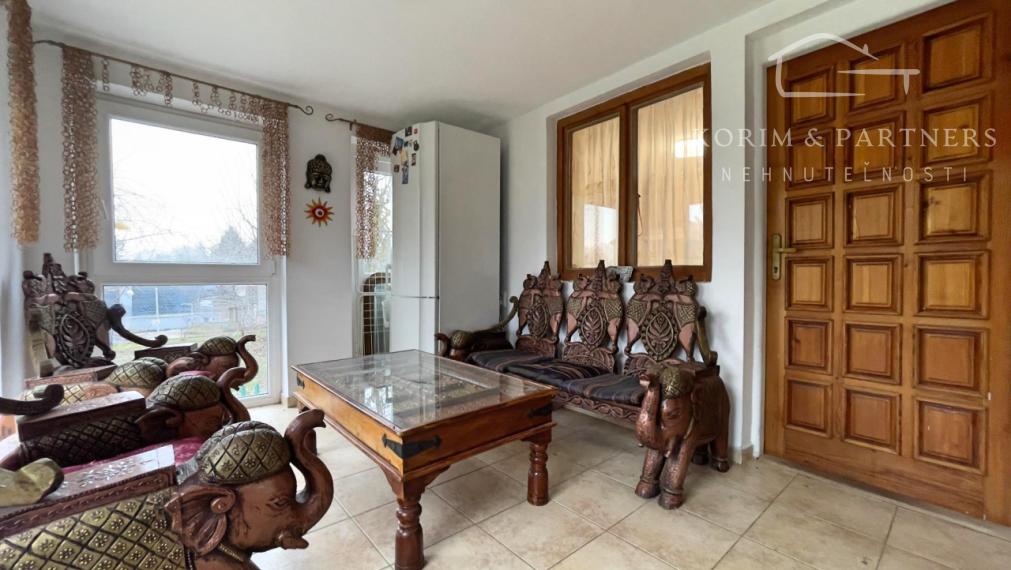 Pevná tehlová chata so záhradou, Komárno