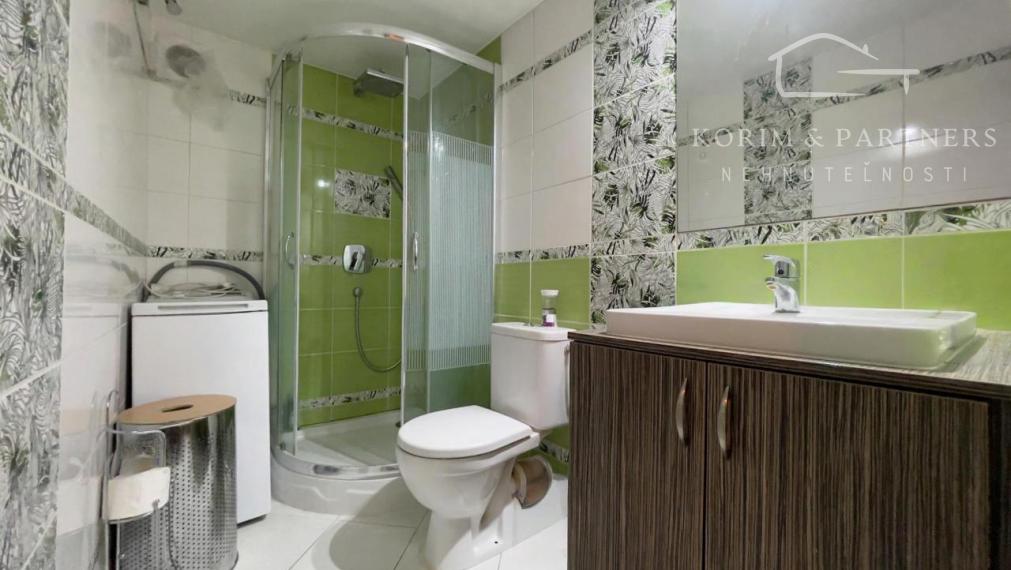 Pevná tehlová chata so záhradou, Komárno