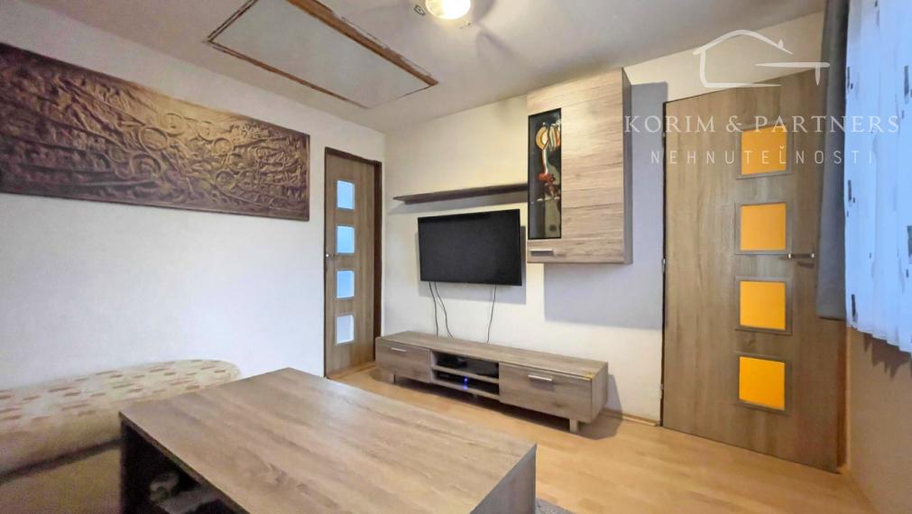 Pevná tehlová chata so záhradou, Komárno