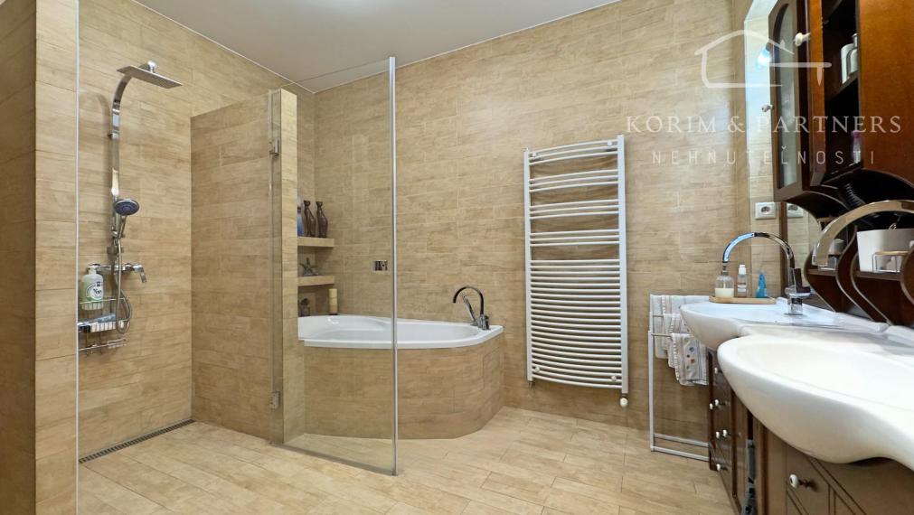 Exkluzívny rodinný dom Komárno – inteligentný luxus a skutočný pokoj