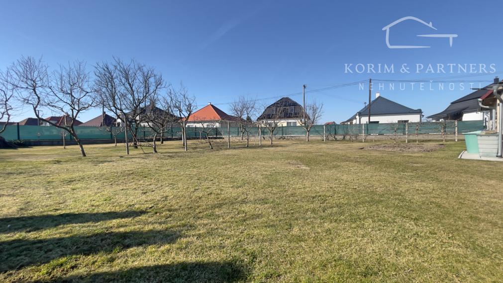 Slnečný 3-izbový dom s priestrannou záhradou, Zemianska Olča