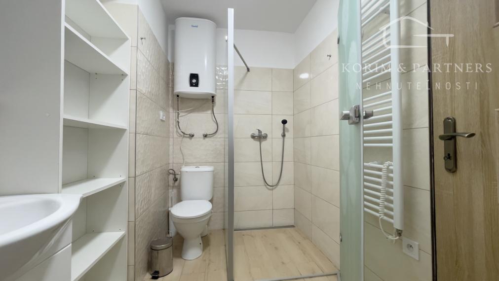 Útulná a moderná garsónka, Komárno