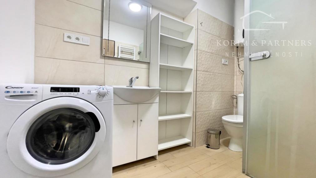 Útulná a moderná garsónka, Komárno