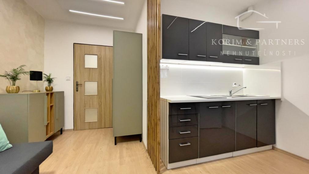 Útulná a moderná garsónka, Komárno