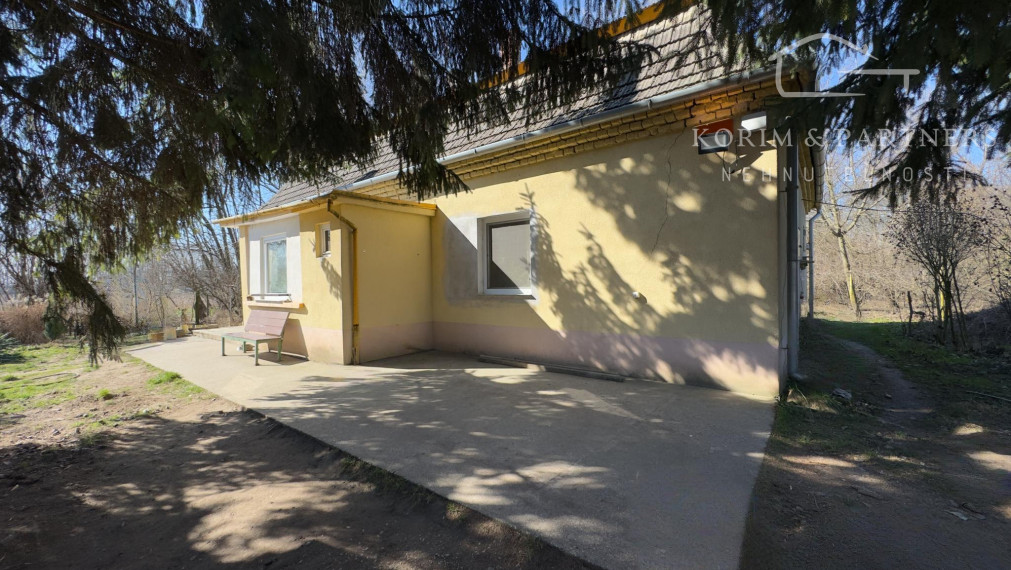 Dom s vlastným jazerom a viac ako hektárom pozemku – Malý Ostrov