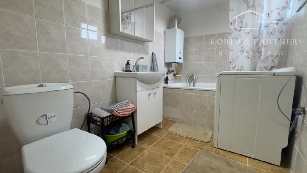 Útulný 2-izbový rodinný dom na prenájom so záhradou