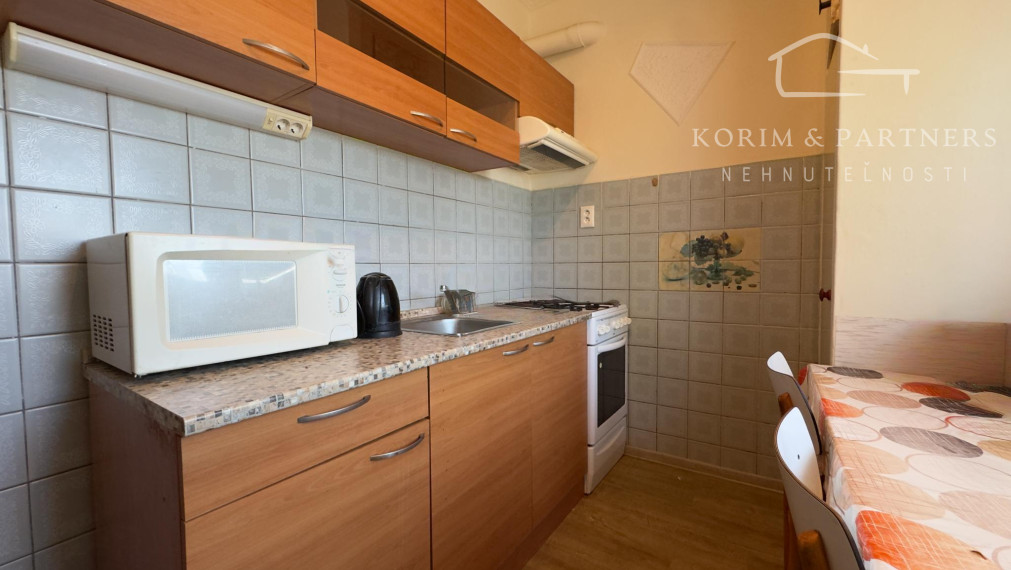 3-izbový byt so záhradou v pokojnej bytovke – Holanovo