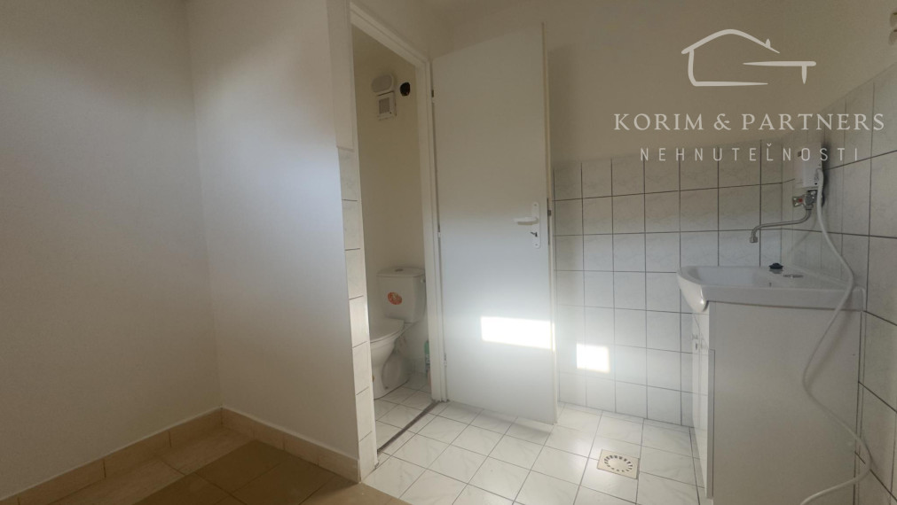 Podnikajte na viditeľnom mieste – obchodný priestor Chotín