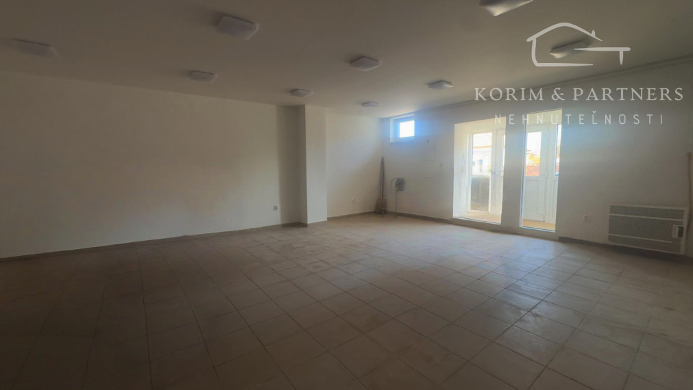 Podnikajte na viditeľnom mieste – obchodný priestor Chotín