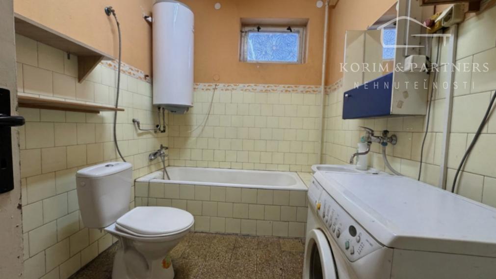 Dom s vlastným jazerom a viac ako hektárom pozemku – Malý Ostrov