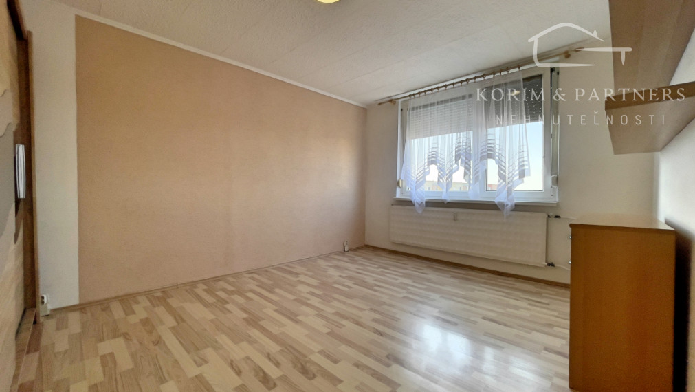 1-izbový byt na prenájom, Komárno