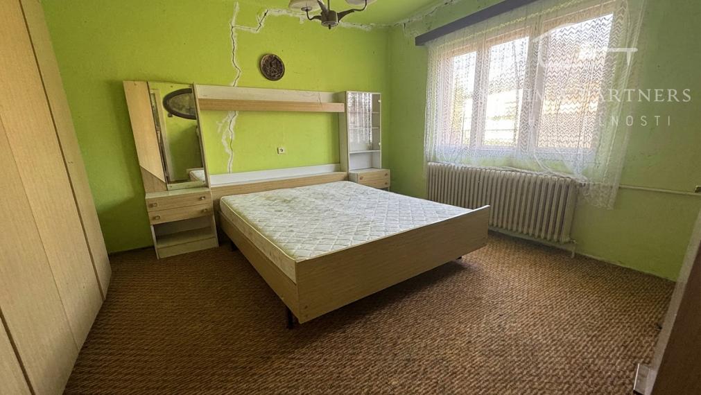 Dom s veľkým pekným pozemkom za 33 000 € – Vrbová nad Váhom