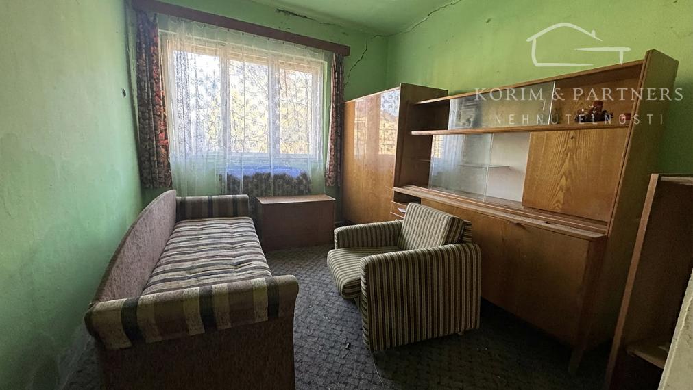 Dom s veľkým pekným pozemkom za 33 000 € – Vrbová nad Váhom